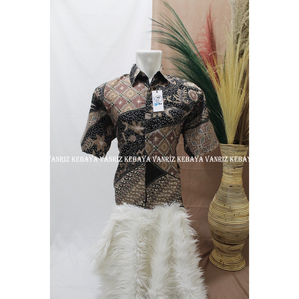 KEMEJA BATIK LENGAN PENDEK-KEMEJA BATIK PENDEK PRIA-BATIK PENDEK PRIA TERBARU