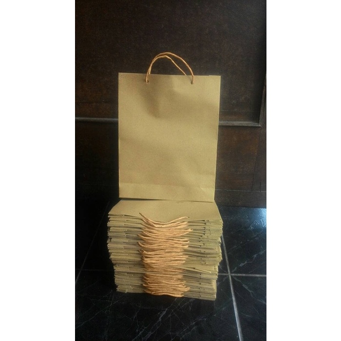 

NEW Paper Bag Shopping Bag Tas Kertas Polos Ukuran 18 x 5 x 22