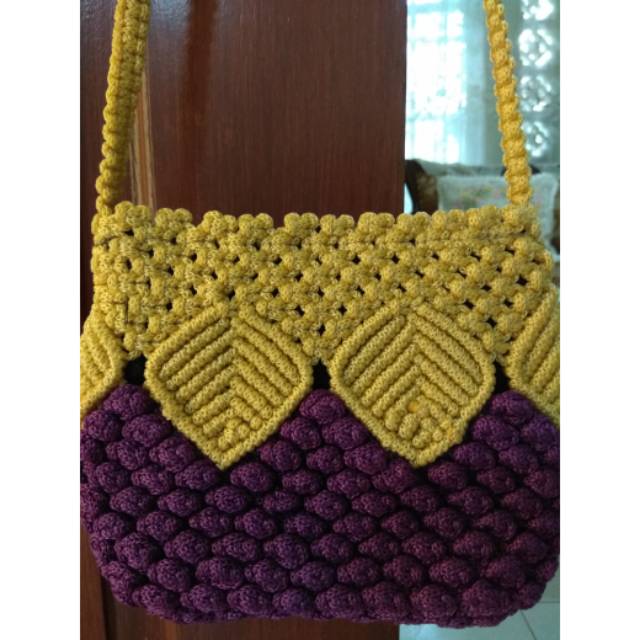 Tas rajut kenur tali kur motif strawberry selempang cantik