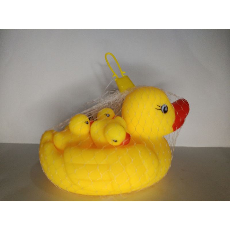 Bebek mandi / bebek karet