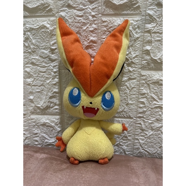 victini boneka pokemon