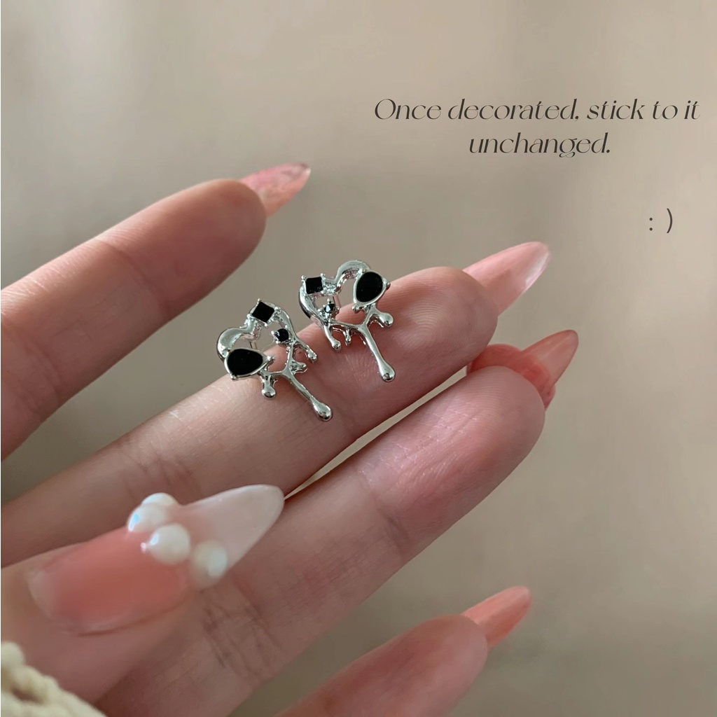 Anting Stud Bentuk Hati Warna Hitam Bahan Silver Untuk Wanita