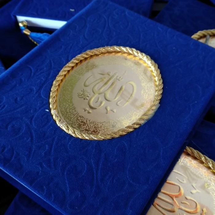 Yasin Bludru Hardcover