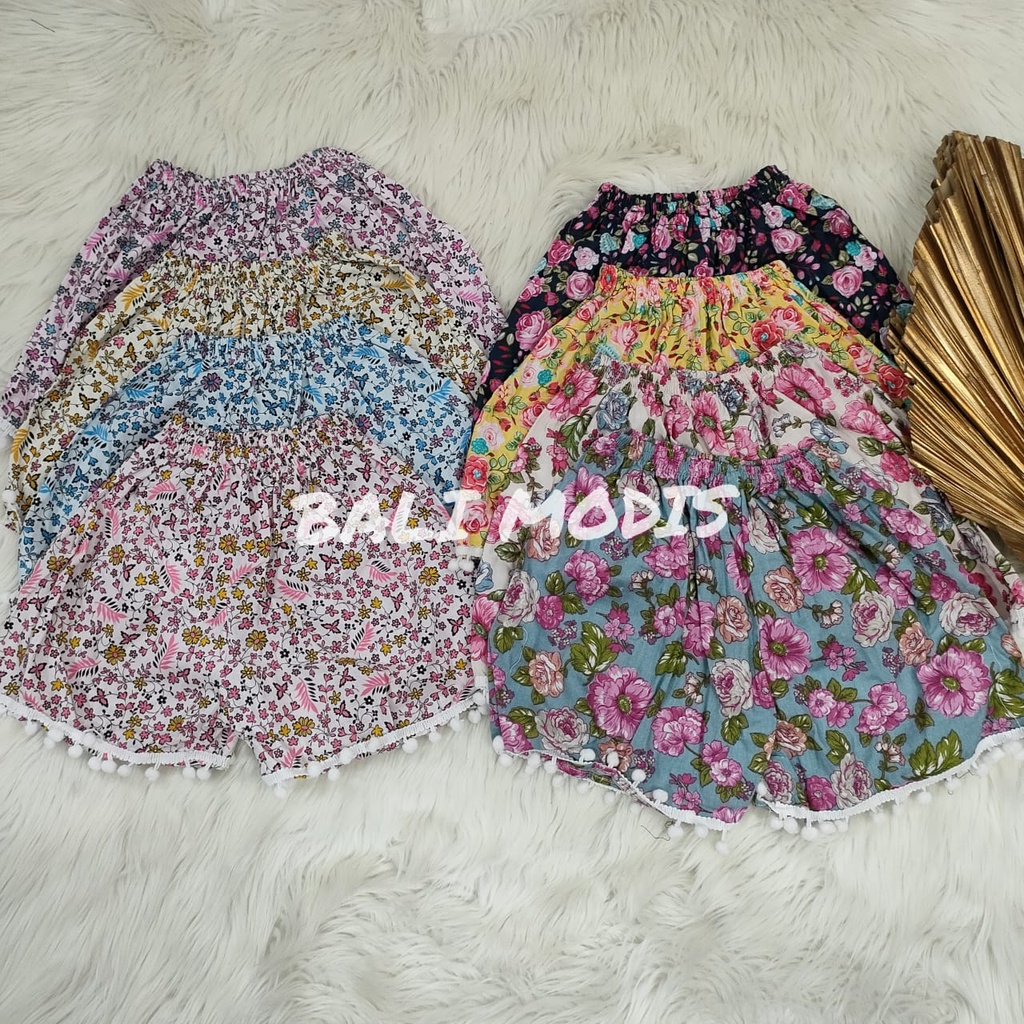 CELANA PENDEK POMPOM ANAK MOTIF BALI