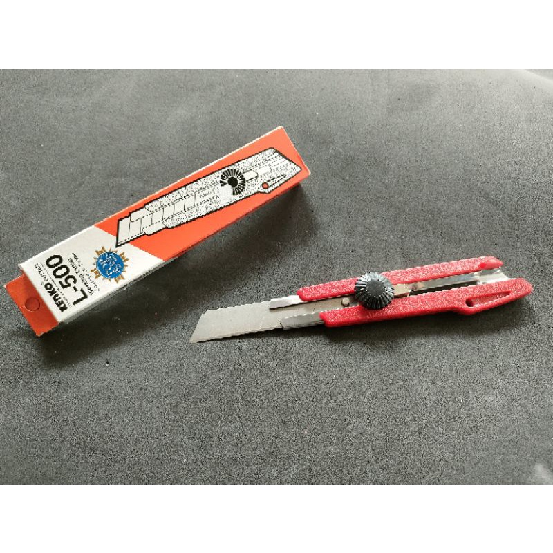 

Pisau Cutter KENKO