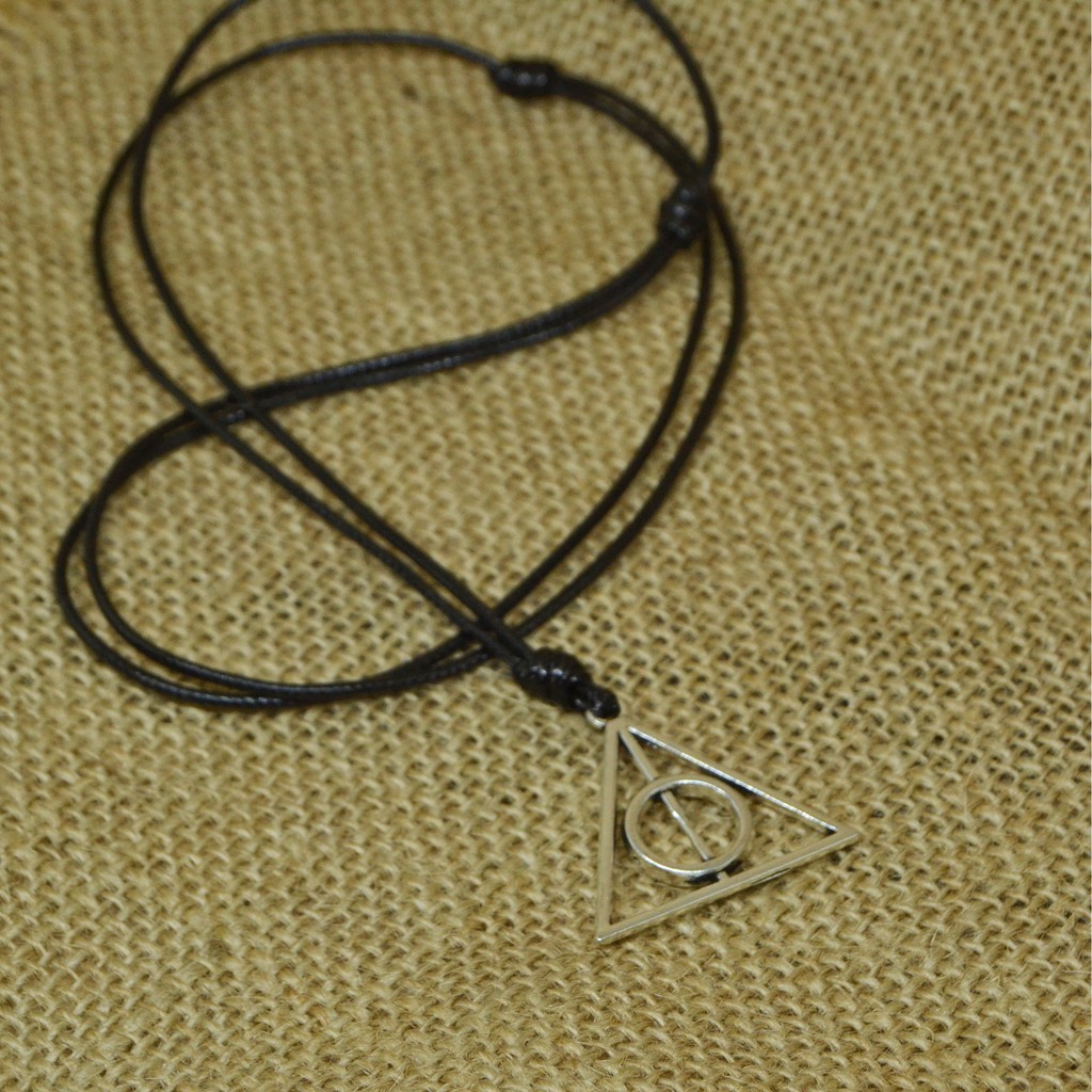 Kalung Tali Pria Titanium Liontin Harry Potter Deathly Hallows Keren