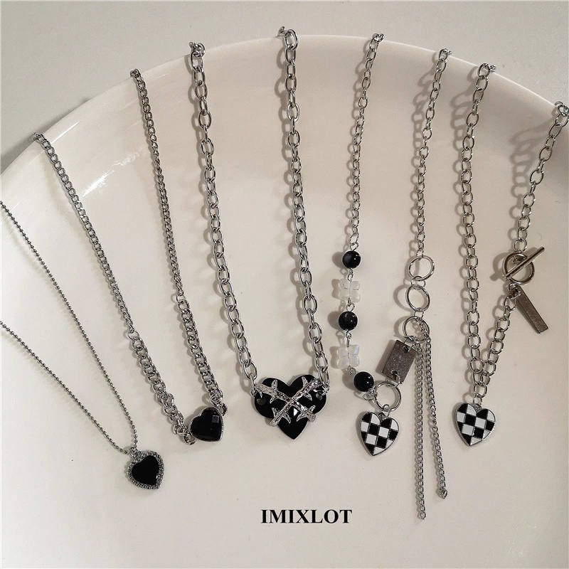 AY(CN) Kalung Choker Rantai Multilayer Dengan Liontin Kupu-Kupu + Hati + Mutiara Untuk Wanita