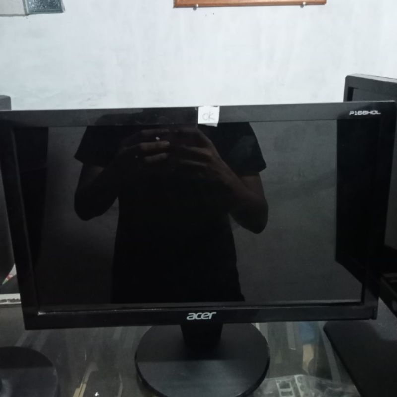 Monitor LED/LCD 16inch Wide Minus Halus
