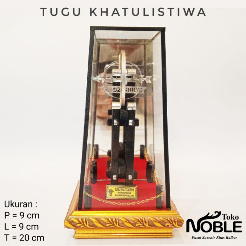 Miniatur Tugu Khatulistiwa