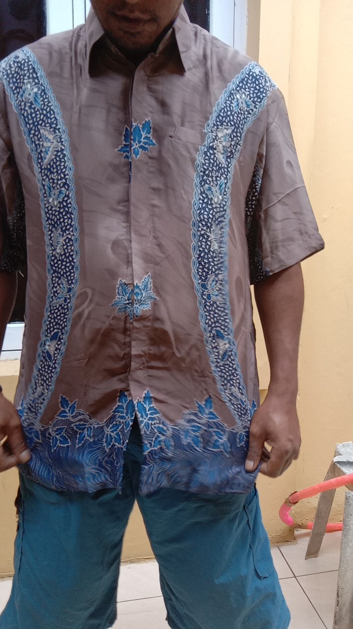 Kemeja Batik Semi Sutra Kreep Puring Istimewa Bahu Pakai Busa Kemasan Kardus Loyality