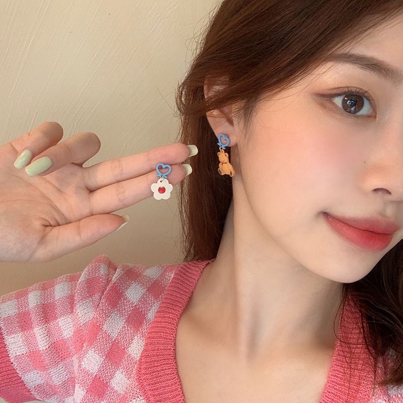 Anting S925 Silver Needle Bentuk Bunga Beruang Asimetris Gaya Korea Untuk Aksesoris Wanita