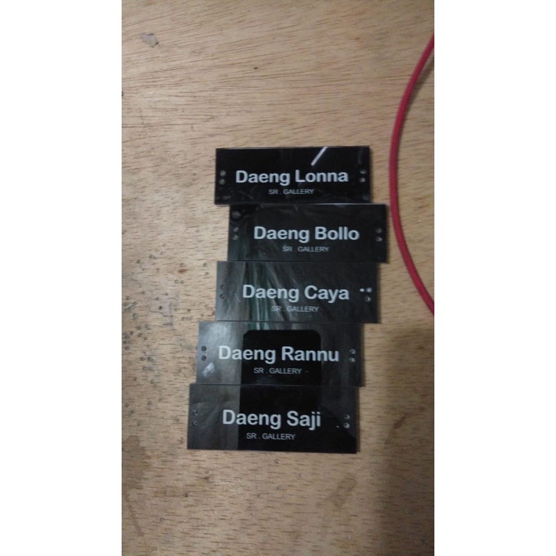 

NAME TAG TAS
