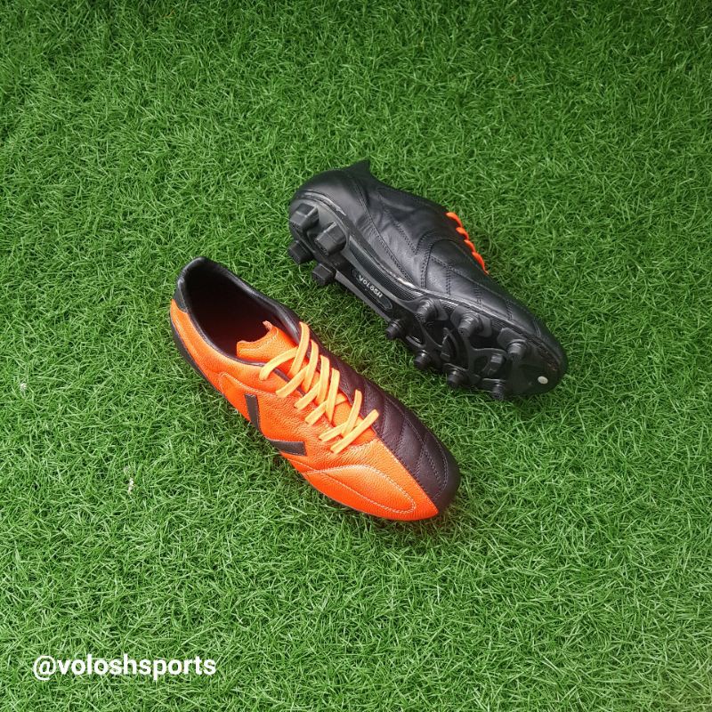 Sepatu Bola Volosh Anexa Orange Hitam