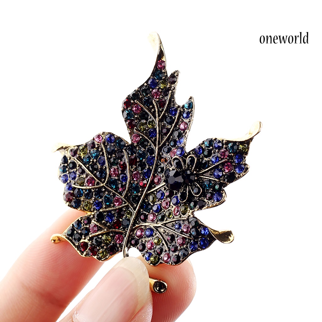 OW@ Brooch Exquisite Maple Leaf Shape Alloy Bee Charm Lapel Pin Badge for Women Wedding Anniversary Gift