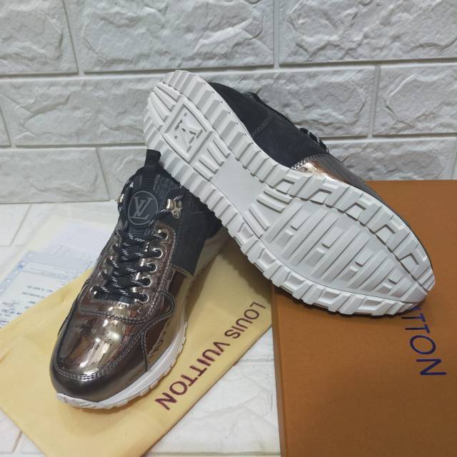 Sepatu lv sneaker mirror quality lou is vuitton shoes