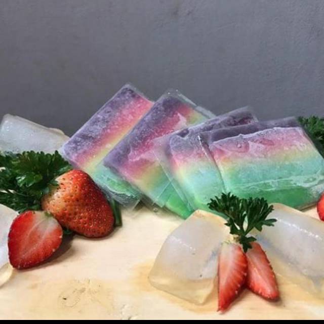 Jajanan es kue Frozen