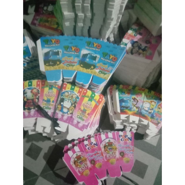 

KERTAS POPCORN 14X8/KOTAK POPCORN/KARDUS POPCORN