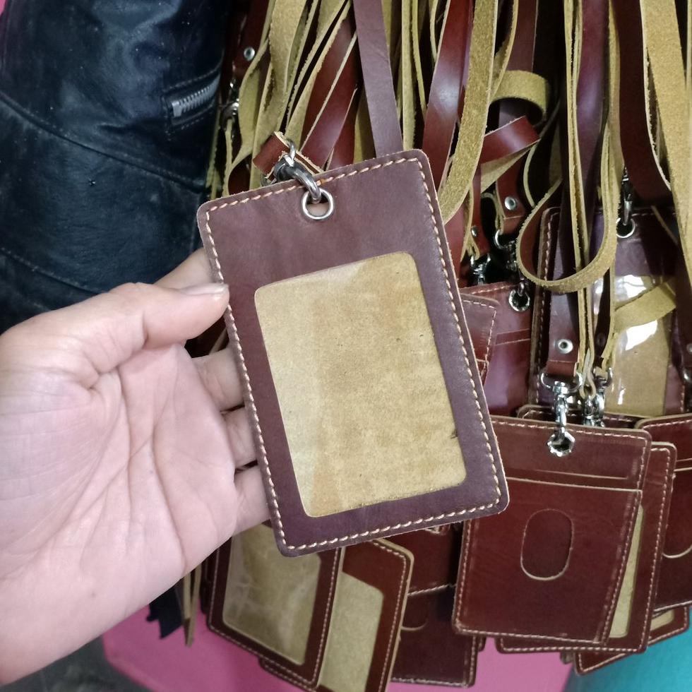 

id card kulit asli ll name tag kulit asli ll dompet card ll dompet card dan tali kulit pria wanita