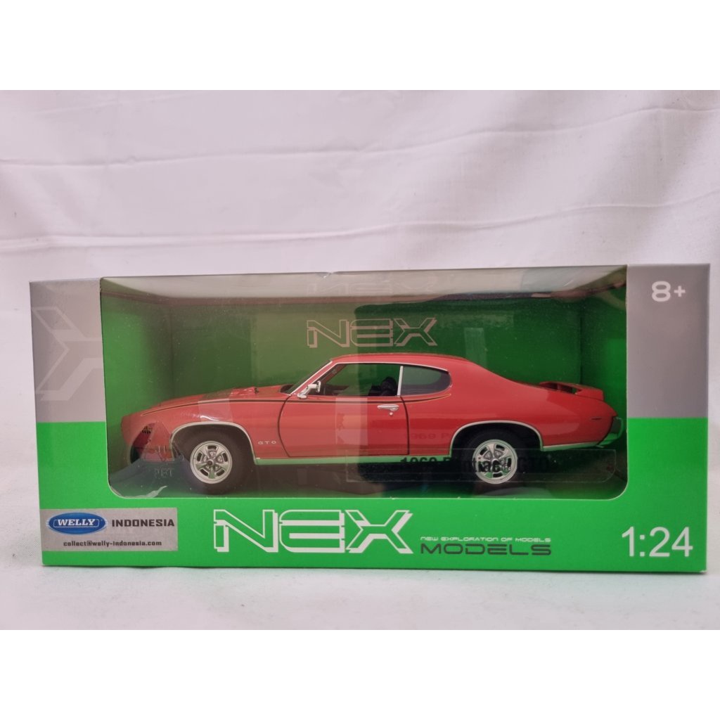 Diecast Welly mobil 1969 Pontiac GTO Merah skala 1:24. classic sport