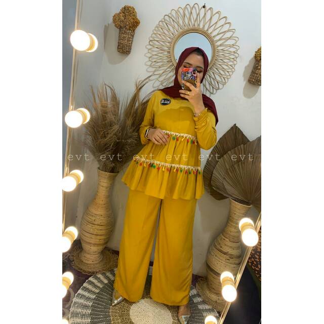 Setelan celana rumbai by EVT Co