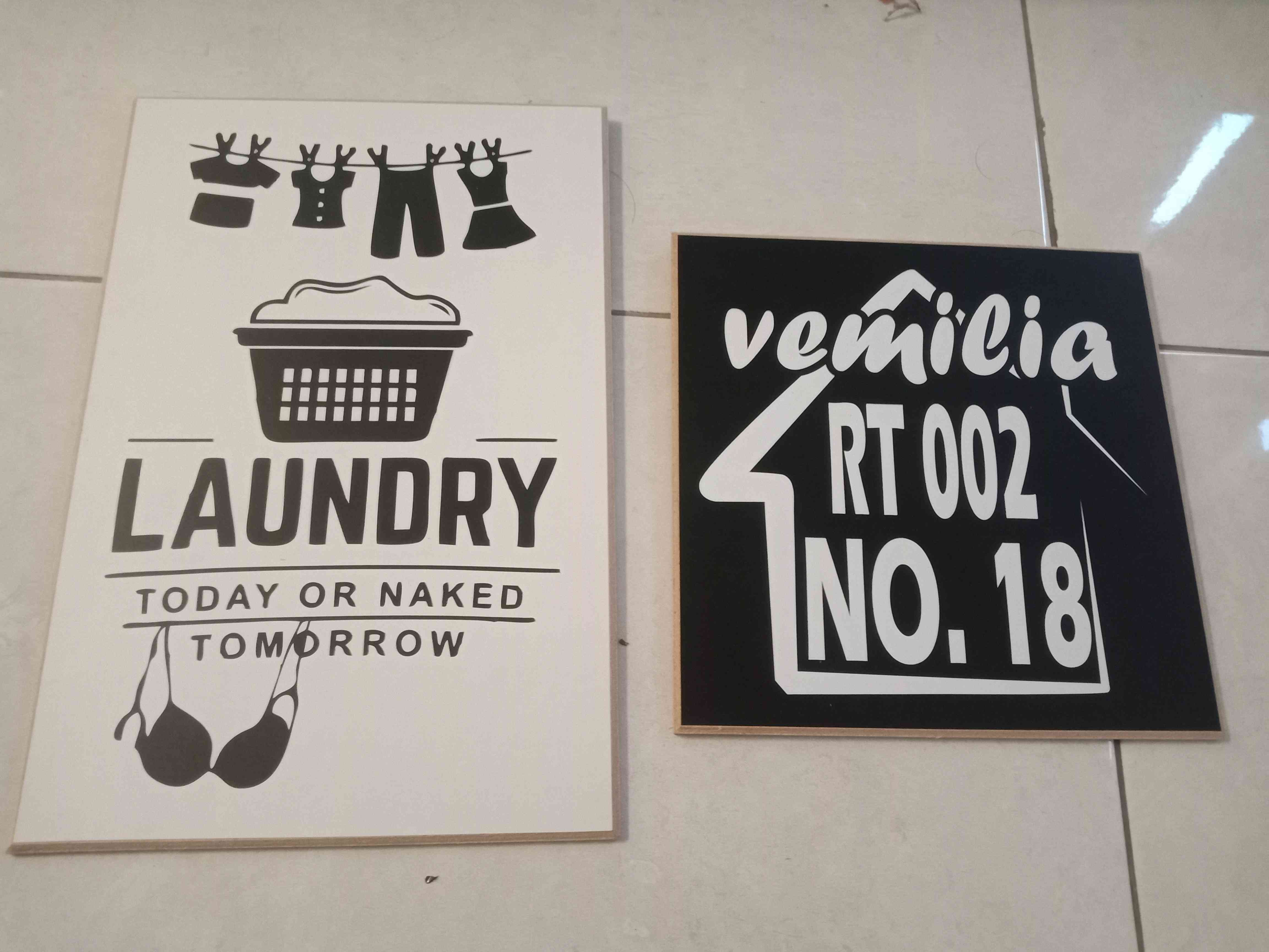 Walldecor L121 Pajangan Dinding Laundry Shabby Vintage Hitam Putih
