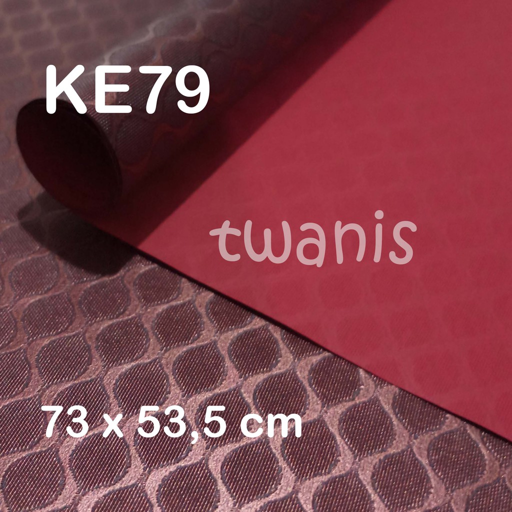 

20 LEMBAR KERTAS FANCY EMBOSS BUNGKUS BOX HAMPERS EKSKLUSIF KODE KE79 WARNA MERAH MAROON