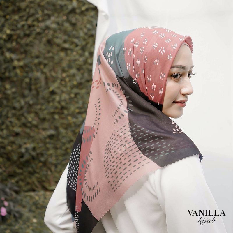 LULA SCARF BLACK VANILLA HIJAB