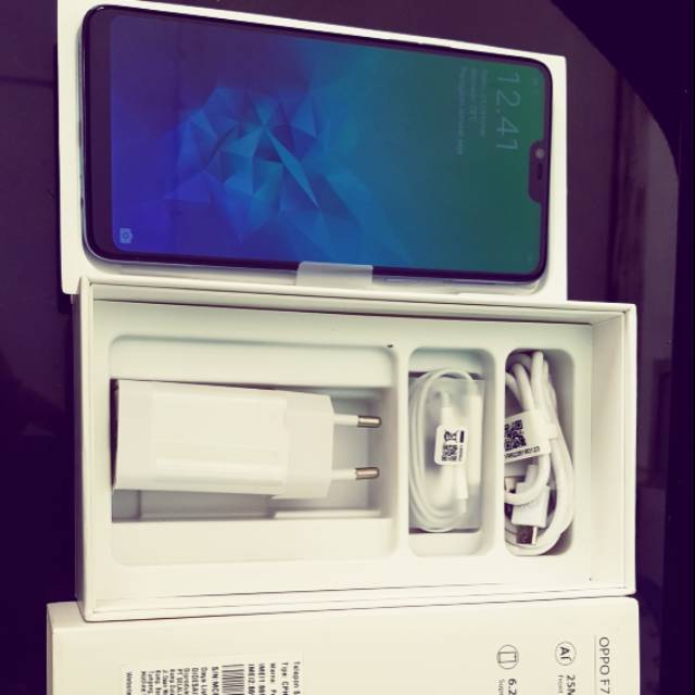 Oppo F7 Ram 4/64 Perak Second - Kondisi Mulus 95%