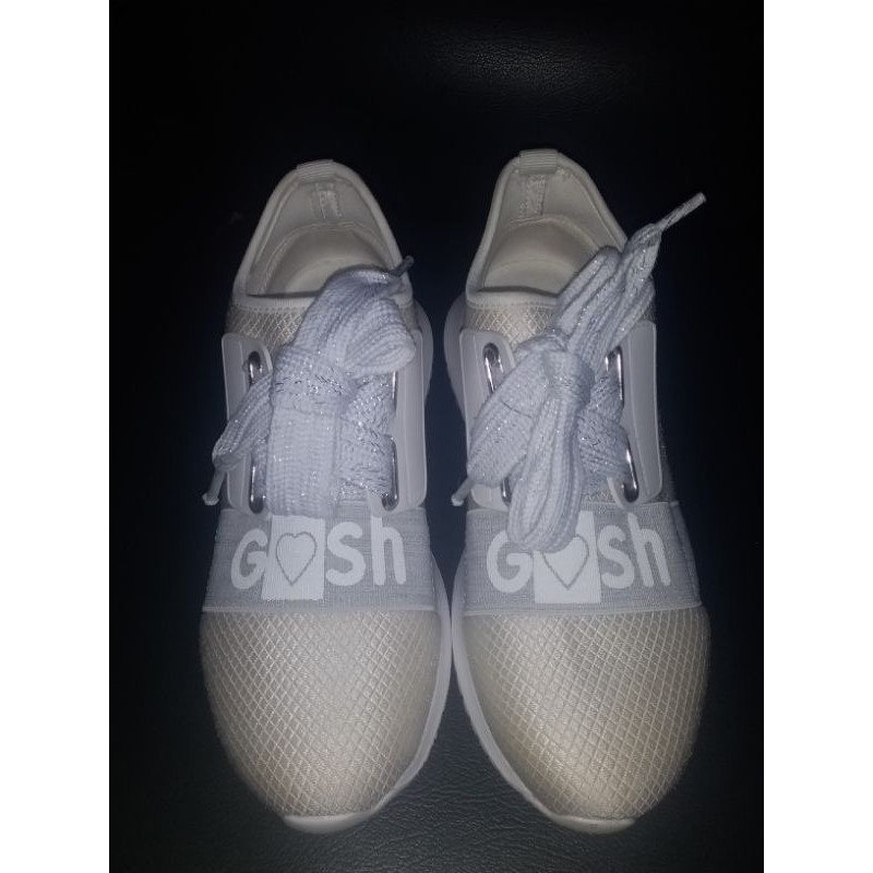 sepatu gosh putih