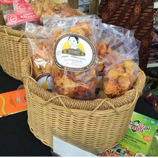 

Keripik kentang NYONG. Tersedia rasa original, pedas level 1 sampai level 3.