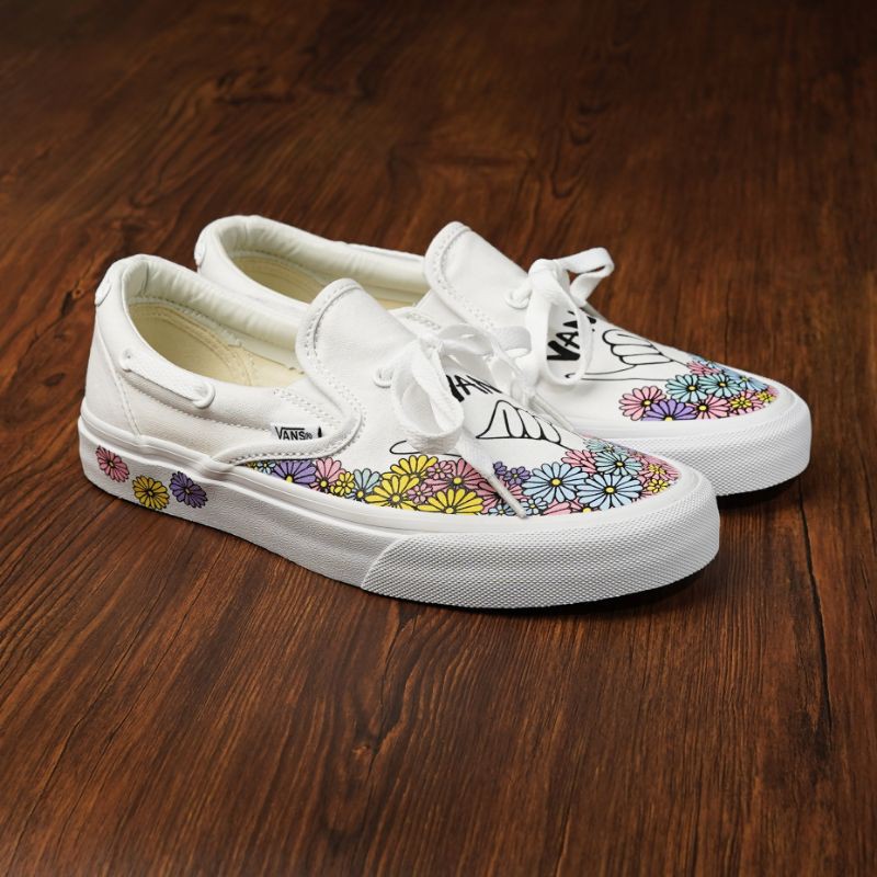 VANS SLIP ON WHITE FLOWERS