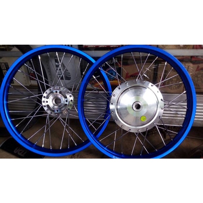 velg set variasi 17 untuk Yamaha Mio Sporty Mio smeal merk V rossi