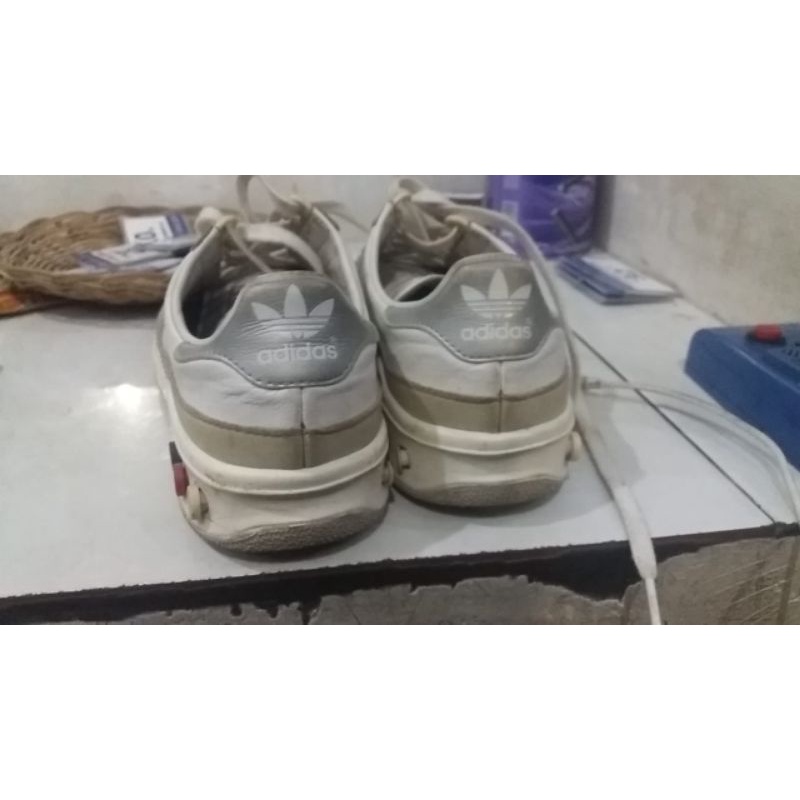 sepatu adidas spezial galaxy