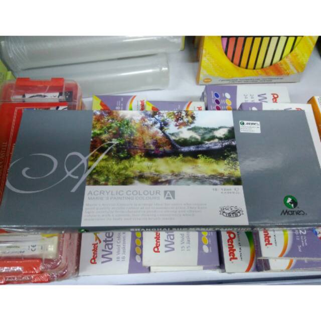 

Cat acrylic Maries 18 warna