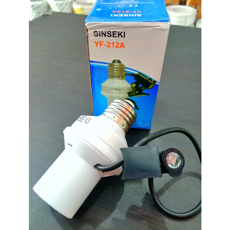 FITTING LAMPU SENSOR SINSEKI