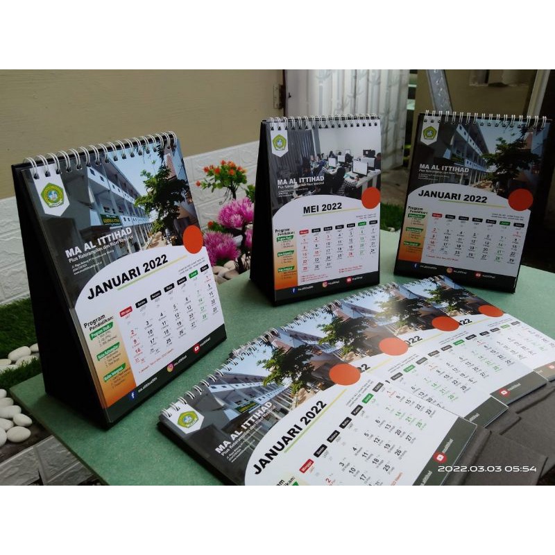 

ELDESIGN!! KALENDER DUDUK/ MEJA EKSKLUSIF 15X20cm 12lembar BEST QUALITY