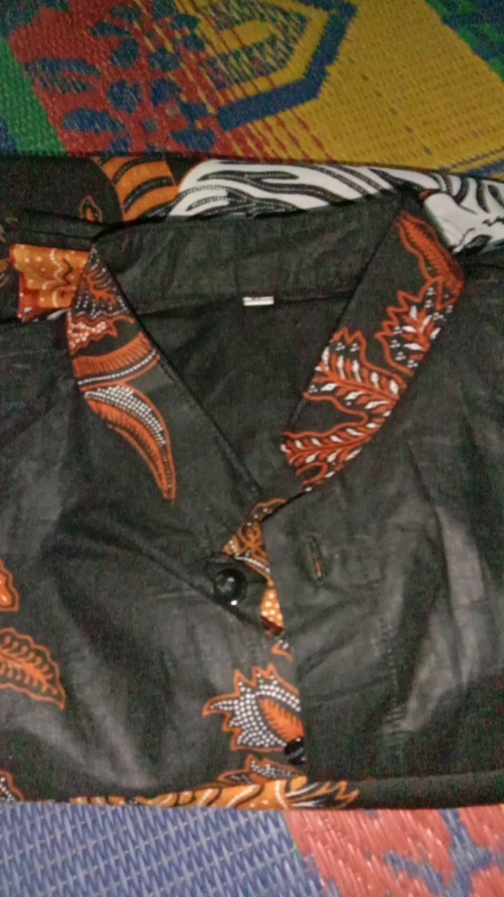 Batik Solo Modern Set Sarung Dan Kemeja Macan Putih