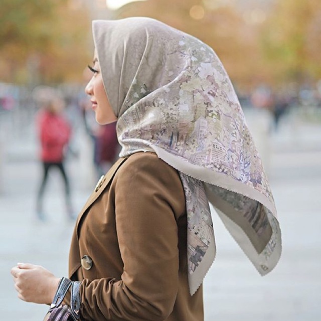 NEW Soho Buttonscarves New York Reborn