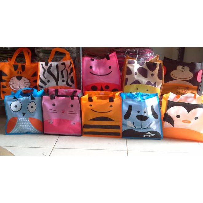 

Februari Maniss Tas Animal Spunbond Souvenir Ulang Tahun Anak Murah Unik Goodie Bag Kode 608