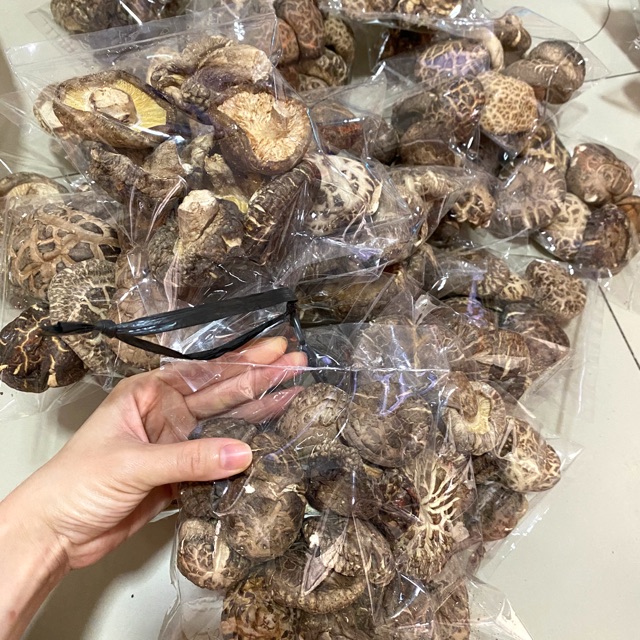 

Mushroom hioko jamur kering