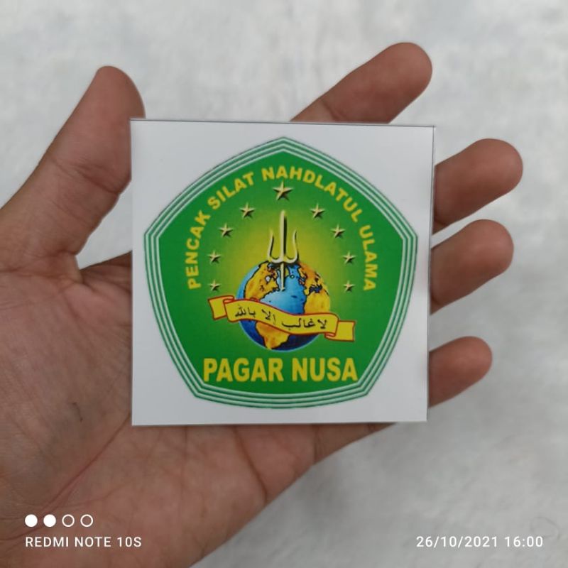 

Stiker PAGAR NUSA stiker vinyl Pencak Silat Nahdlatul Ulama PSNU Pagar NU dan Bangsa Banom NU yang didirikan KH Maksum Jauhari Lirboyo 1986