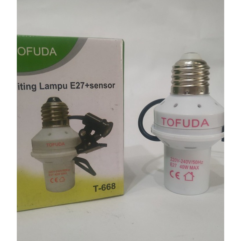 Fitting Lampu Sensor Cahaya Otomatis