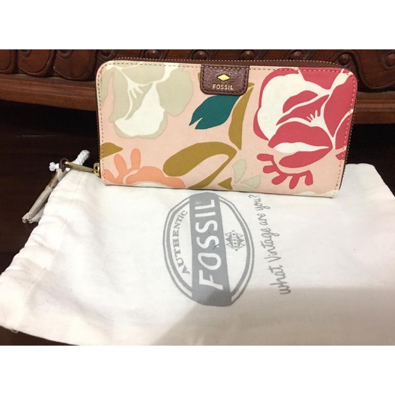 preloved dompet fossil