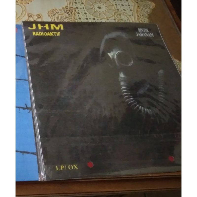 Karet Bintik Jahanam Radioaktif merah