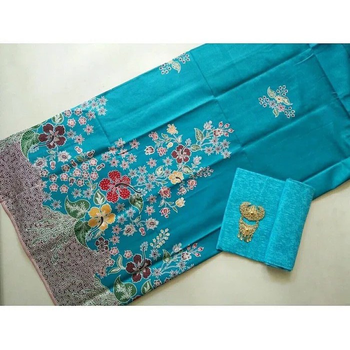 Kain Batik Solo Motif Bunga Boket Warna Dasar Biru