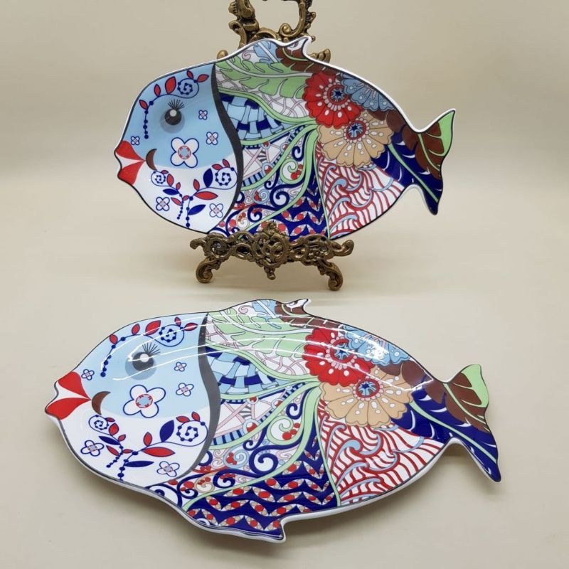 Piring ceper ikan motif imari, made in china.