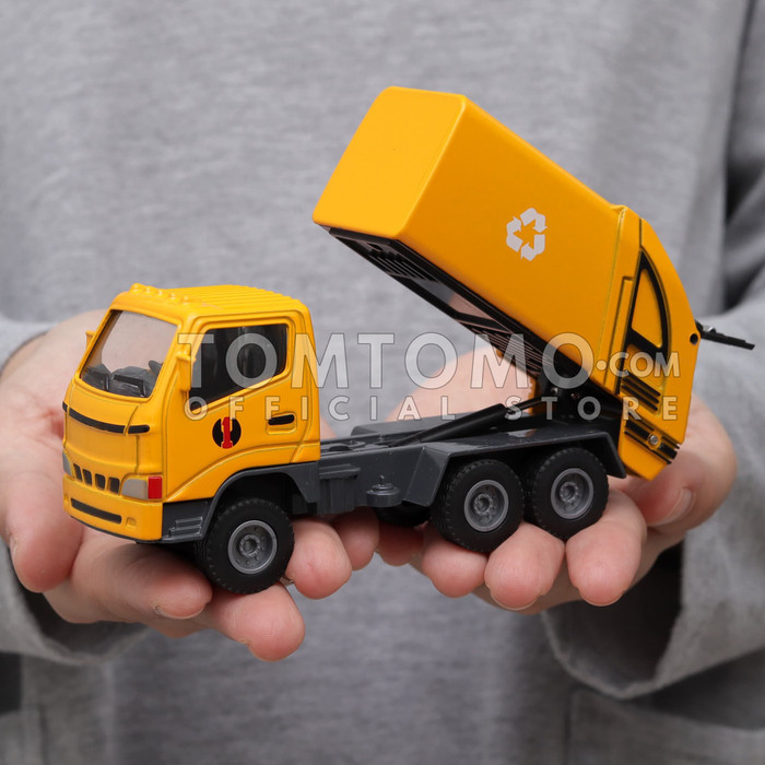 DIECAST MINIATUR DCS638 TOMTOMO GARBAGE TRUCK M MOBIL MOBILAN TRASH TRUK
