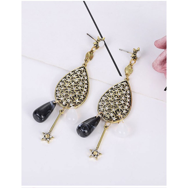 LRC Anting Tusuk Fashion Gold Metal Flash Diamond Water Drop Earrings A59992