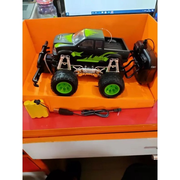 mobil remote control jeep besar 1:18 Cas mobil rc
