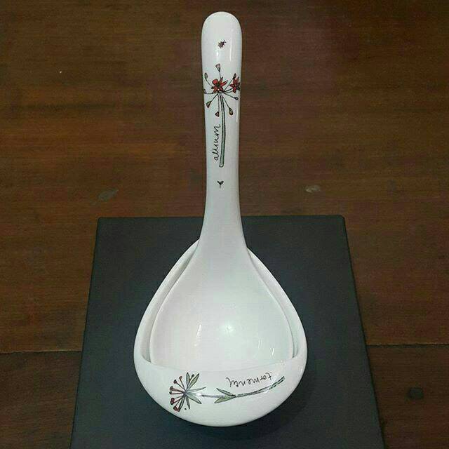 Ladle and ladle rest Meadow Flower sendok sayur by St James
